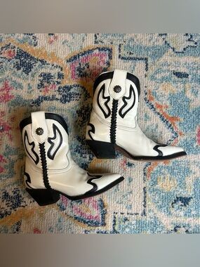 Corral Braided Western Booties – Women’s Size 7